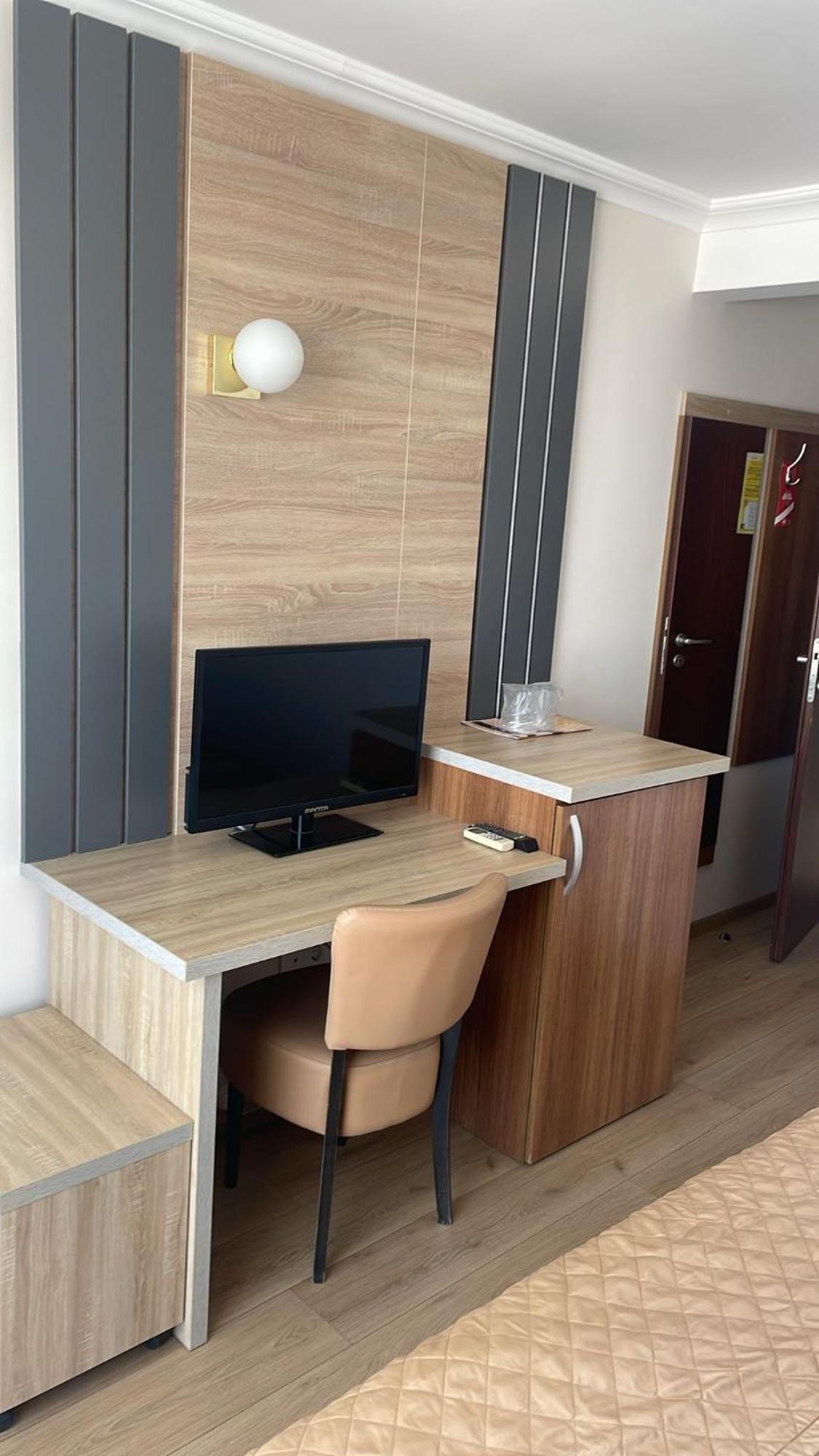 Astoria Patria Hotel Мамая Екстериор снимка