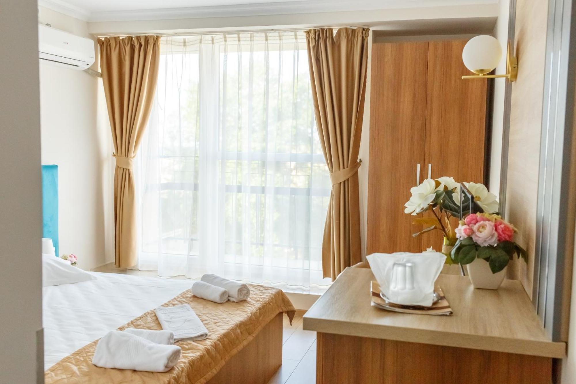 Astoria Patria Hotel Мамая Екстериор снимка